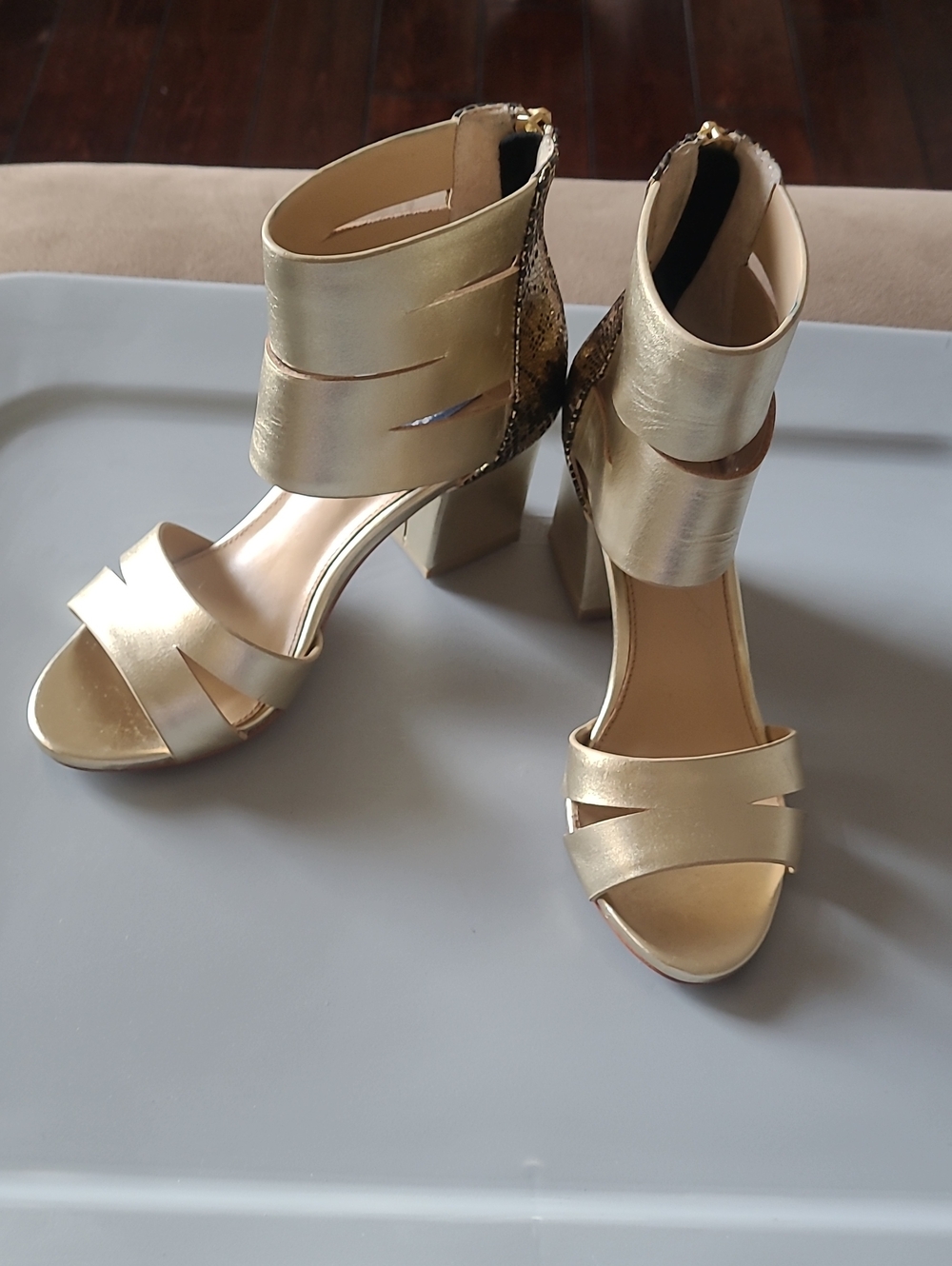 Marchez Vous Gold Women's Block Heel Sandals Size 6